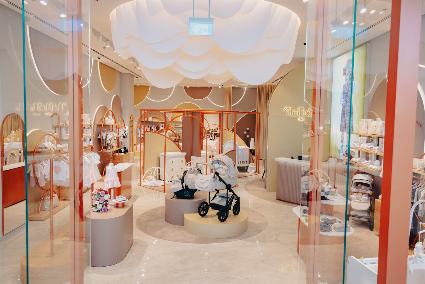 Nanán apre al Nakheel Mall