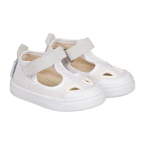 Sandal with plumetis eyelets