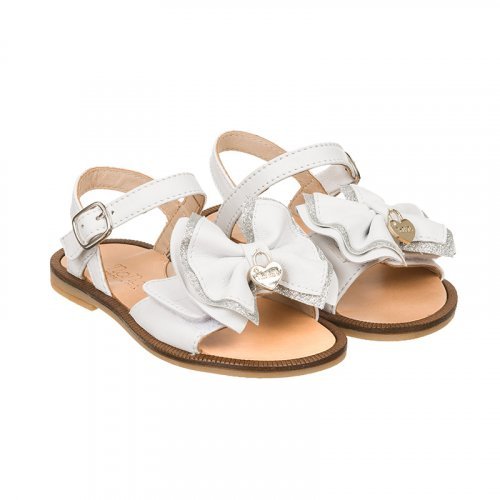Sandals with bow