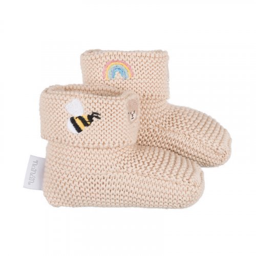 Shoes with embroidered graphics_11812