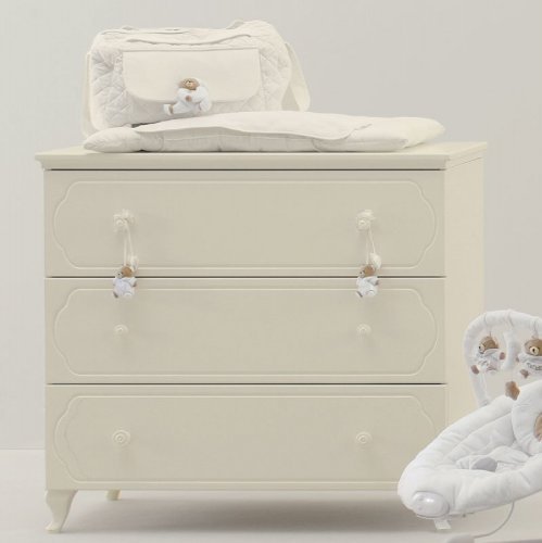 Cream coloured Chest of drawers