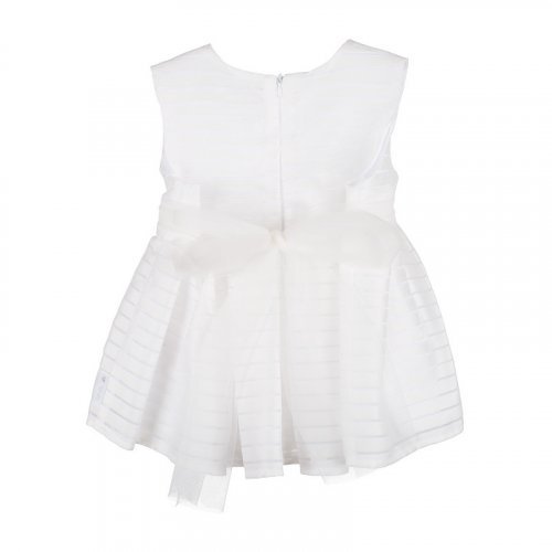 White sleeveless blouse_8212